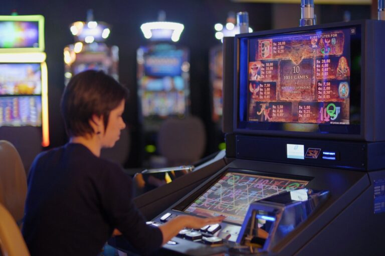 Are Progressive Jackpots Linked Across Multiple Game Machines?